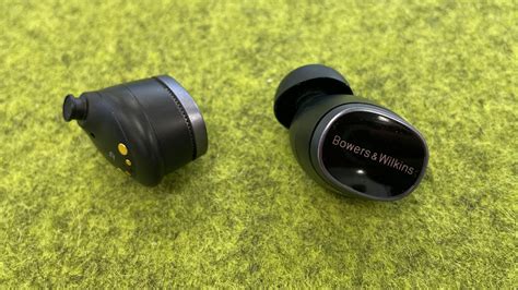 Bowers & Wilkins Pi8 vs Pi6: which B&W wireless…