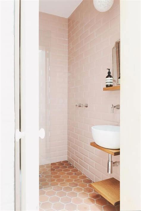 10 baños rosa sin concesión alguna a cursilerías · 10 pink bathrooms ...