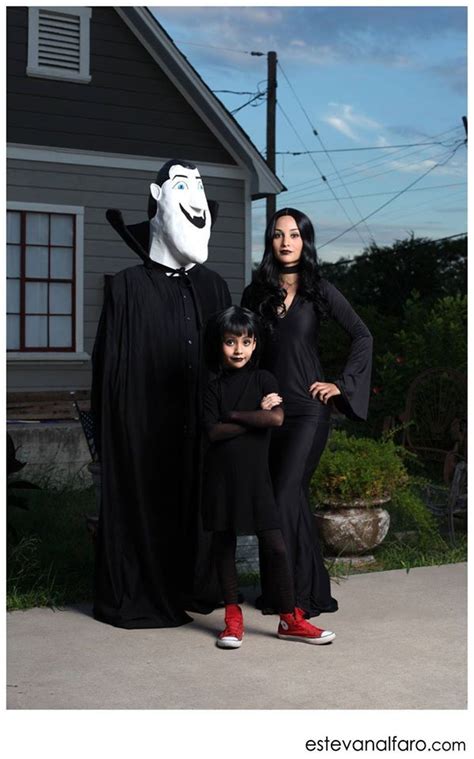 Hotel Transylvania Family Costume Dracula, Mavis and Martha DIY | Family halloween costumes ...