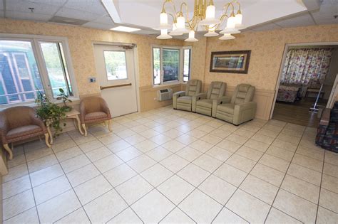 Senior Community | Elmhurst Extended Care Center | Image Gallery