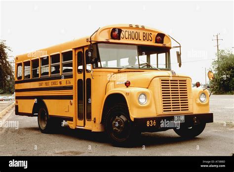 WASHINGTON, DC, USA Vintage American Public School, Ford Bus in Suburbs, Street Scene ...