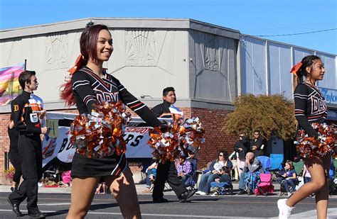 Yakima Celebrates Fair's Opening With Annual Sunfair Parade