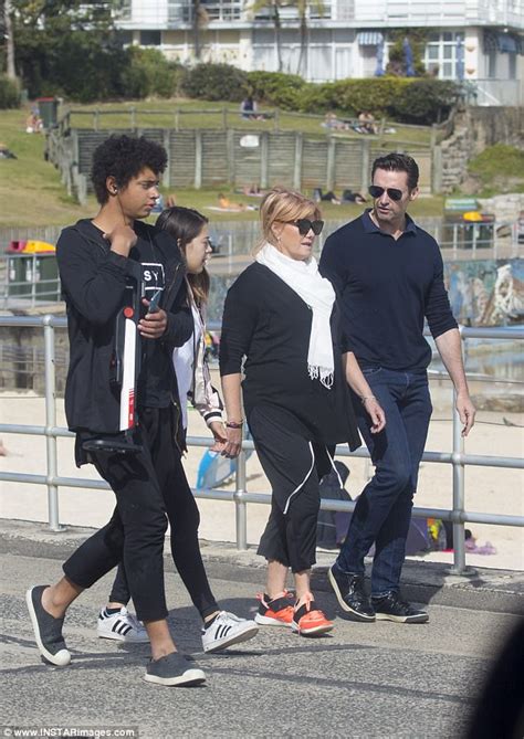 Hugh Jackman and Deborra-Lee Furness take a walk in Bondi | Daily Mail Online