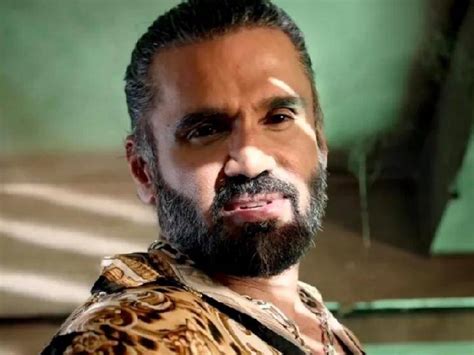 Darbar villain Suniel Shetty composed reply to online troll | Galatta