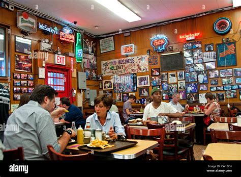 Restaurant Katz´s Jewish pastrami delicatessen deli diner New York City Manhattan Lower East ...