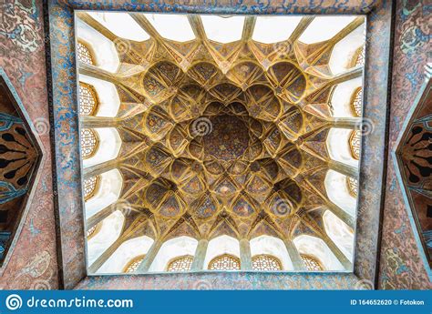 Ali Qapu Palace in Isfahan stock foto. Image of verfraaid - 164652620