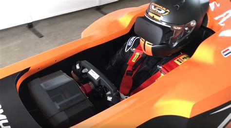 HelmetVR Combines an Oculus Rift with a Real Race Helmet – Road to VR