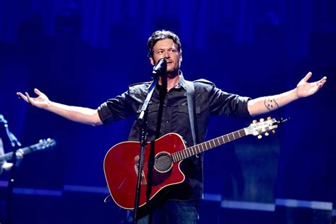 Blake Shelton Scores Seventh No. 1 Album