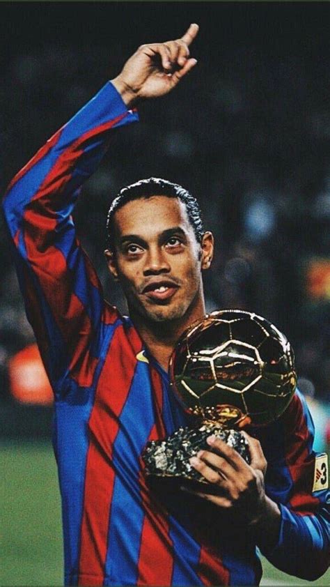 Ronaldinho Wallpapers - Top Free Ronaldinho Backgrounds - WallpaperAccess