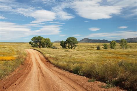 1000+ Amazing Dirt Road Photos · Pexels · Free Stock Photos