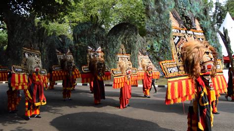 10 Popular Indonesia Traditional Dances | Authentic Indonesia Blog