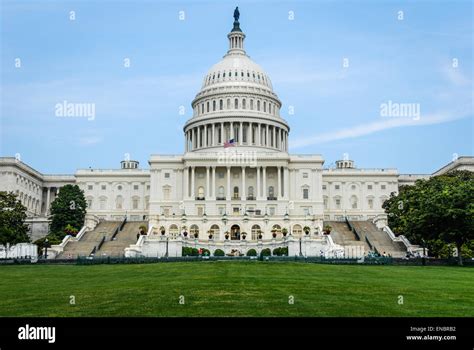 Us capitol building flag hi-res stock photography and images - Alamy