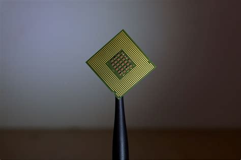 IBM Unveils World’s 1st 2 Nanometer Chip Tech To Fit 50 Billion ...