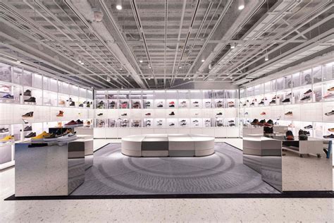 Nike New York flagship House of Innovation 000 | House, Retail space ...