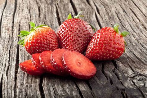 2022 Guide Through Popular Strawberry Season In California