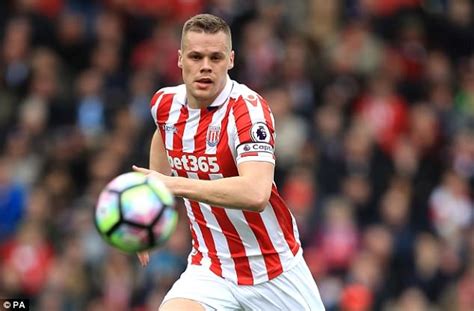 Stoke City hoping to extend Ryan Shawcross' stay at club as captain ...