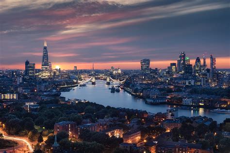 London Twilight Cityscape - 4K Ultra HD Wallpaper