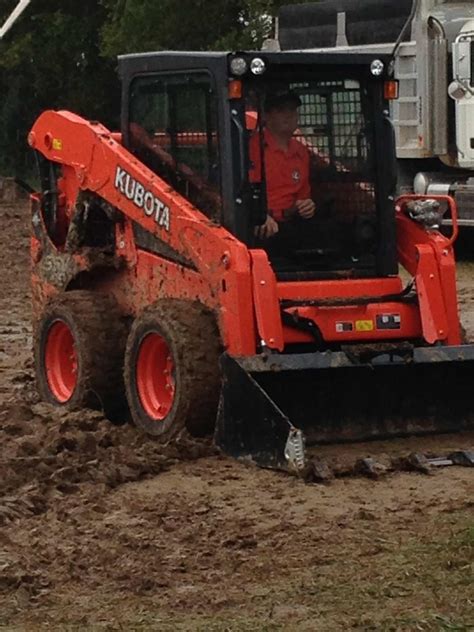 [Video/Photos] Up-Close Look at Kubota's Skid Steers