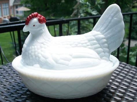 Vintage Westmoreland Milk Glass Hen on Nest-LARGE-Marked-Collectible-BEAUTY!!