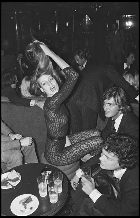 70s Fashion: Jerry Hall's iconic Studio 54 outfits and 80s style | Photos from the 70s, Studio ...