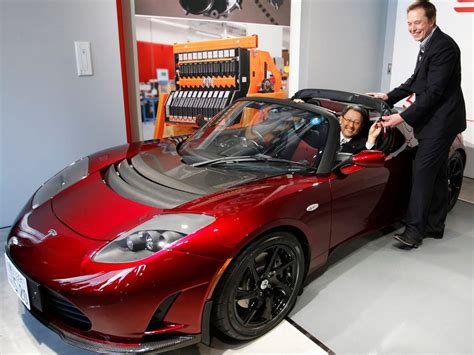Decade-old Tesla Roadsters are selling for over $100,000 as Elon Musk's earliest cars become hot ...