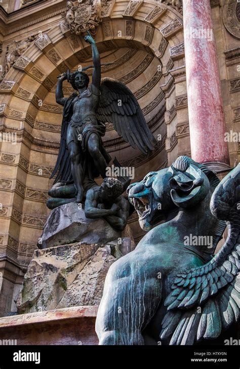 Saint-Michel Fountain; Paris, France Stock Photo - Alamy