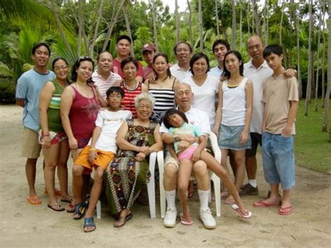 Filipino Family Portrait: FILIPINO FAMILY PORTRAIT