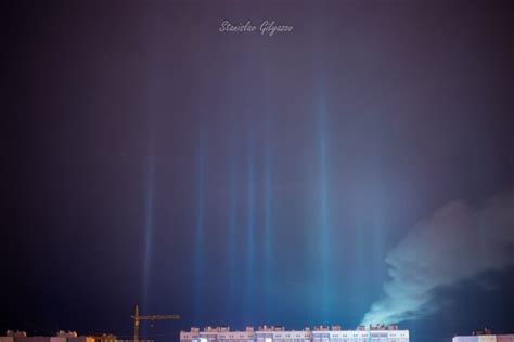 Mysterious light pillars form columns of light beaming towards the sky - Strange Sounds