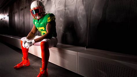 Oregon's newest creative football uniforms make the players look like actual ducks | Mashable