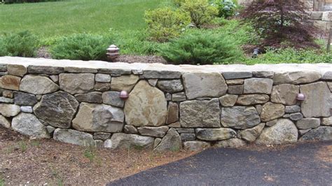 New England Fieldstone Walls for Curb Appeal - Stoneyard®