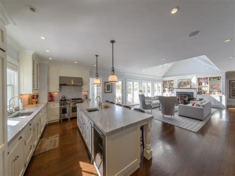 'The View' Host Joy Behar Lists East Hamptons Home for $3.8M | StreetEasy