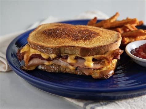 Cheesy Turkey Melt Sandwich Recipe - Cooking Fanatic