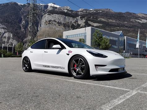 Tesla Model 3 White Advan RG3 Wheel | Wheel Front