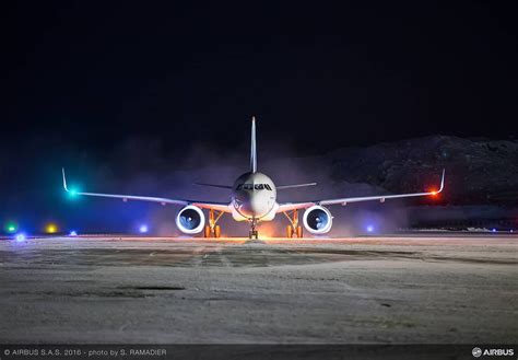 Red, green, and white: Shedding light on aircraft illumination - Commercial Aircraft - Airbus