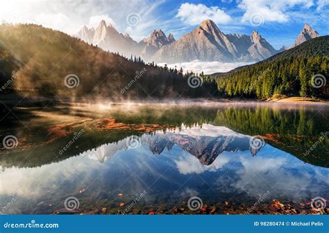 Gorgeous Mountain Lake in Autumn Fog Stock Photo - Image of landscape, coniferous: 98280474