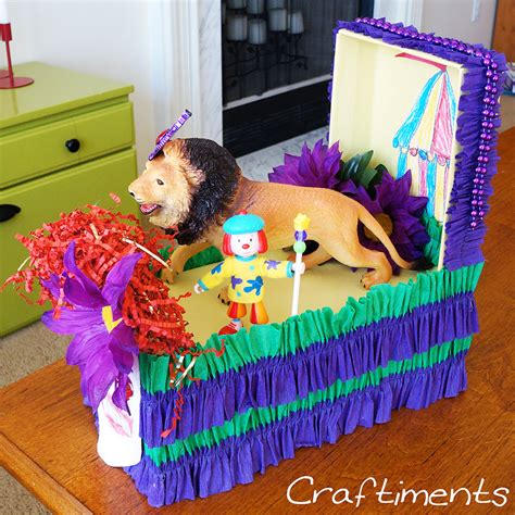 Craftiments: Miniature Mardi Gras Float from a Shoebox