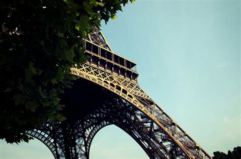 30,000+ Best Eiffel Tower Construction Photos · 100% Free Download ...