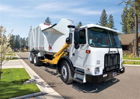 Liberty Side Load Garbage Trucks - Lightweight Sideloader Trash Trucks