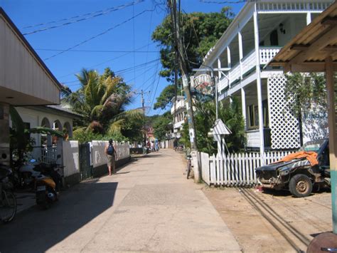 Utila, Bay Islands – My Memories of a Charming Island - Curious Footsteps