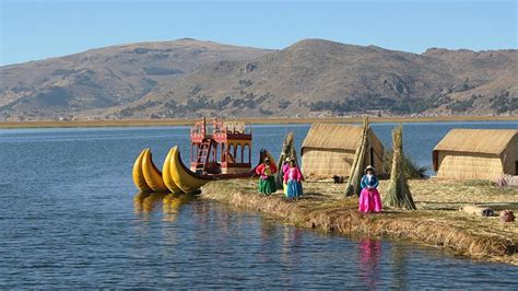 Floating islands of the Uros on Lake Titicaca | Blog Machu Travel Peru