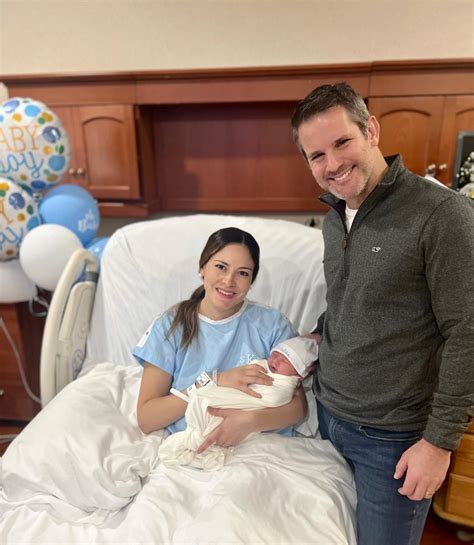 Congressman Adam Kinzinger announces the birth of his son – Shaw Local