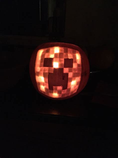 Creeper Pumpkin! Minecraft fun ;-) | Halloween pumpkins carvings, Pumpkin carving, Minecraft pumpkin