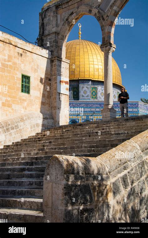 A view of the Dome of the Rock Stock Photo - Alamy