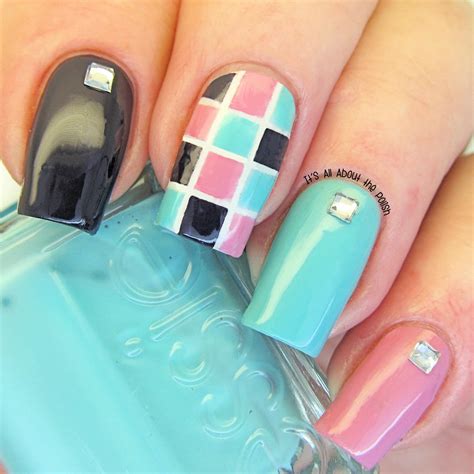 It's all about the polish: Geometric Square Nail Art