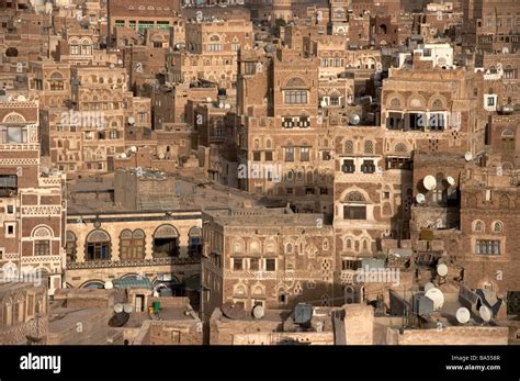 A cluster of tower houses in the old city of Sana'a, Yemen Stock Photo - Alamy