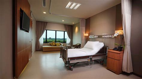 Gallery of Pondok Indah Bintaro Jaya Hospital / Silver Thomas Hanley - 15