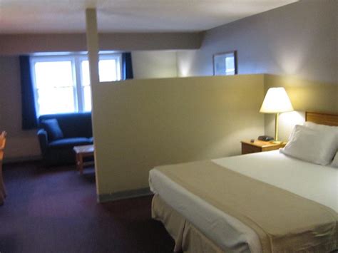 Quality Inn & Suites Rooms: Pictures & Reviews - Tripadvisor