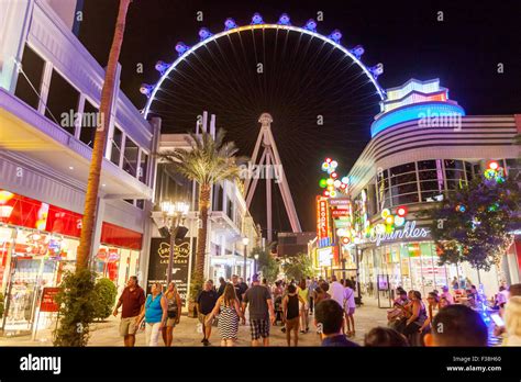 A nighttime view of the High Roller Ferris Wheel in Las Vegas, Nevada Stock Photo - Alamy