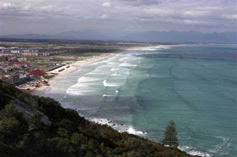 Beaches at risk: Report reveals alarming pollution along Cape Town’s coast | GroundUp