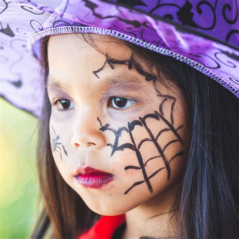 35 Halloween Face Paint Ideas You'll Love | Reader's Digest